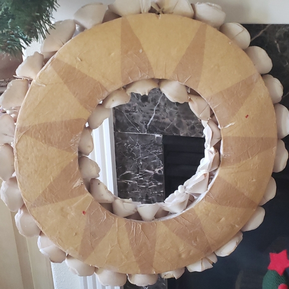 Smith & Hawken Estate Size Curled Wreath 21 in- - Picture 2 of 4
